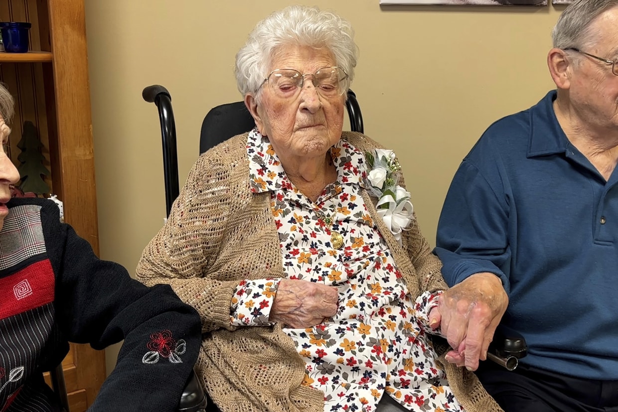 Iowa woman believed to be the oldest person in the U.S. dies at 115