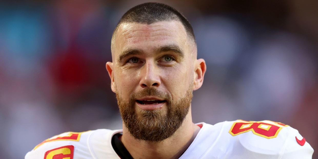 Travis Kelce caught another big gig: 'SNL' host. Who else from