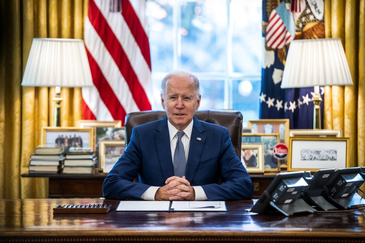 Biden issues his first veto, blocking measure to block new investment rule (nbcnews.com)