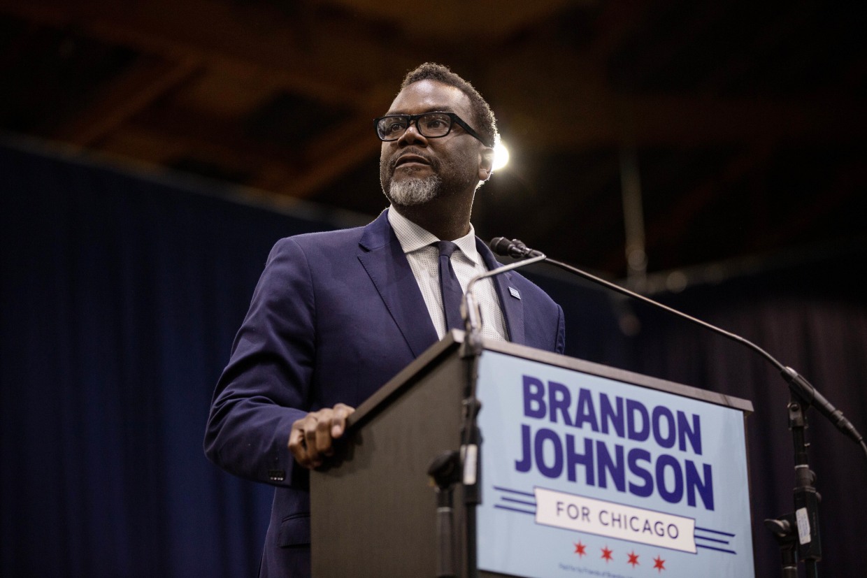 Image: Bernie Sanders Rallies For Mayoral Candidate In Chicago