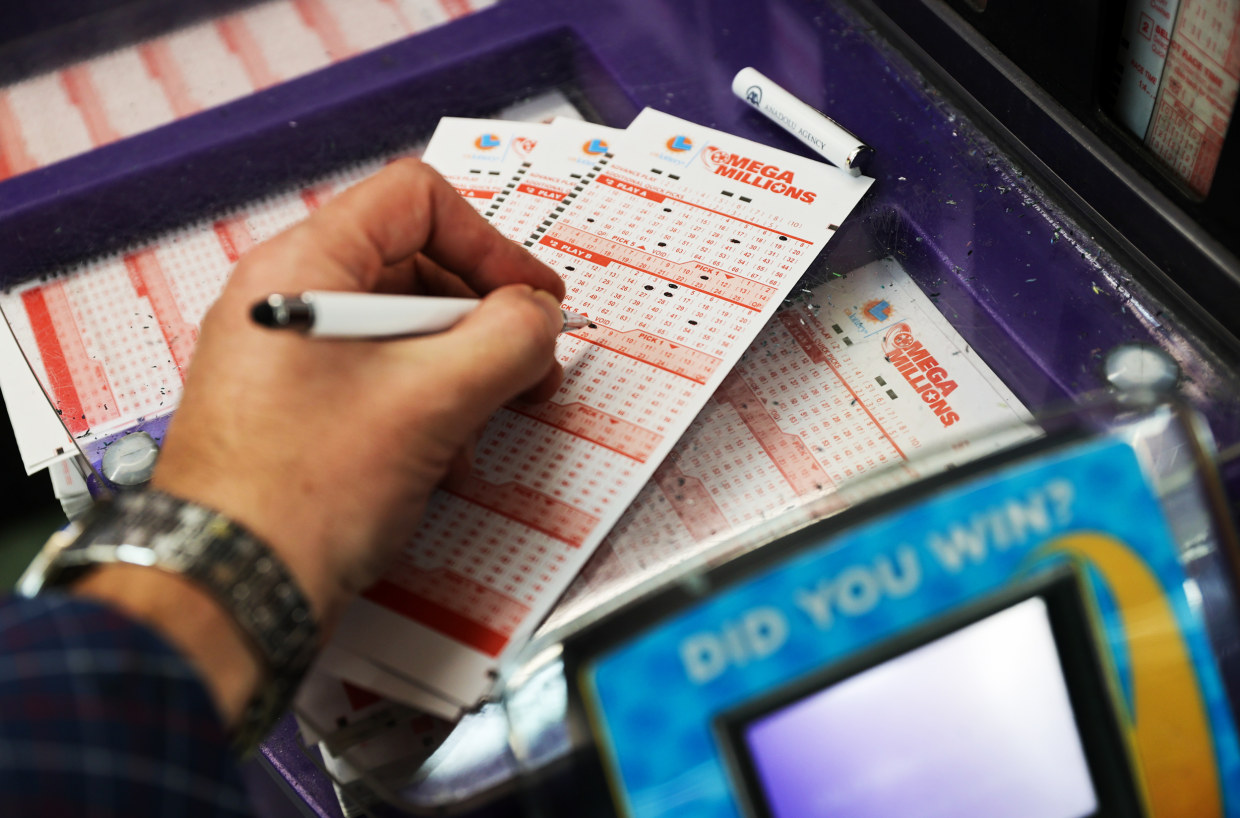 Mega Millions jackpot grows to estimated $1.25B after no one wins