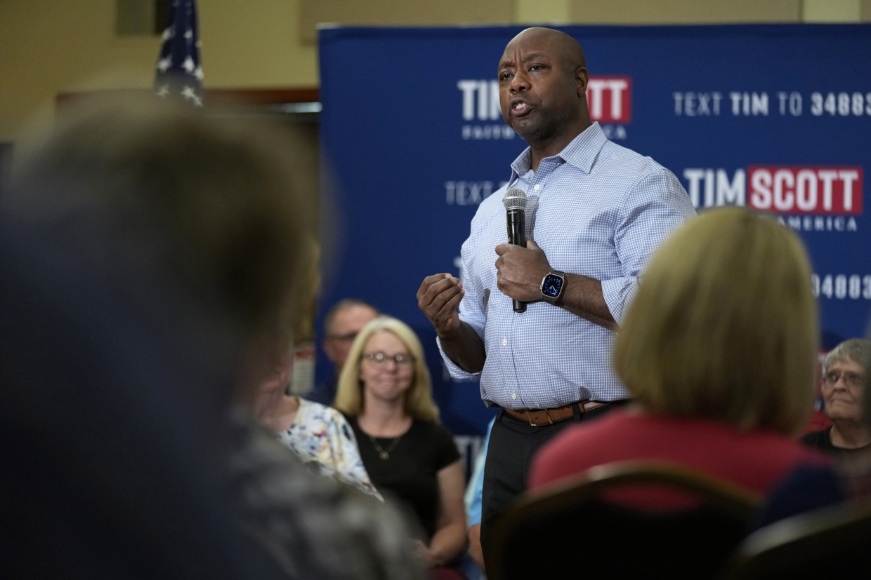 Tim Scott during a town hall meeting in Oskaloosa, Iowa
