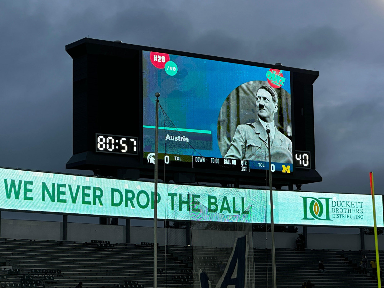 michigan-state-univ-apologizes-for-using-hitler-photo-on-their-football