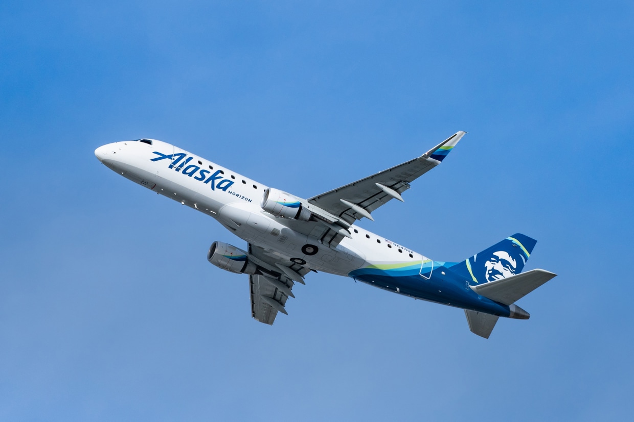 Off-Duty Pilot Faces 83 Attempted Murder Charges After Incident on Alaska Airlines Flight