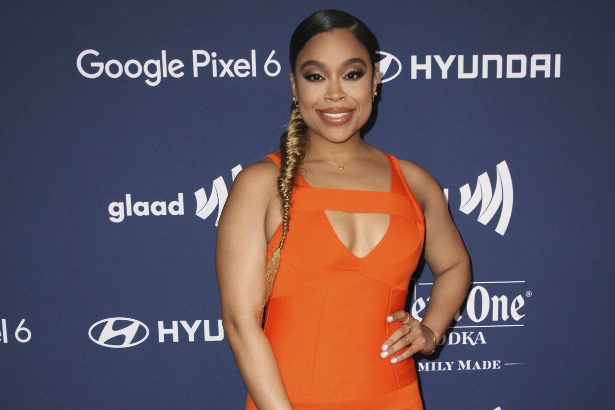 Afro Latina actor Julissa Calderón touts the power of journaling, image size:1240x827