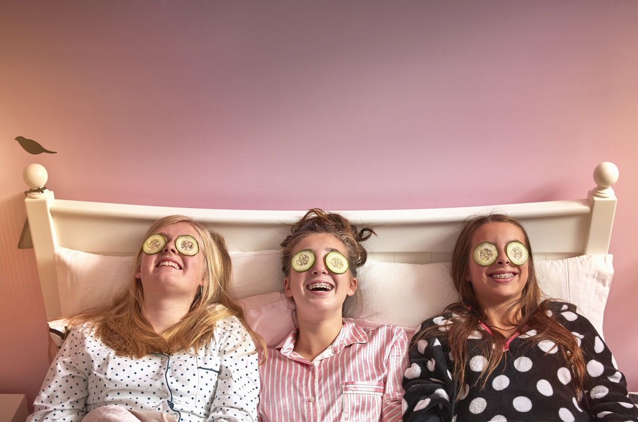 30 Things To Do At A Sleepover That Will Keep The Party Going