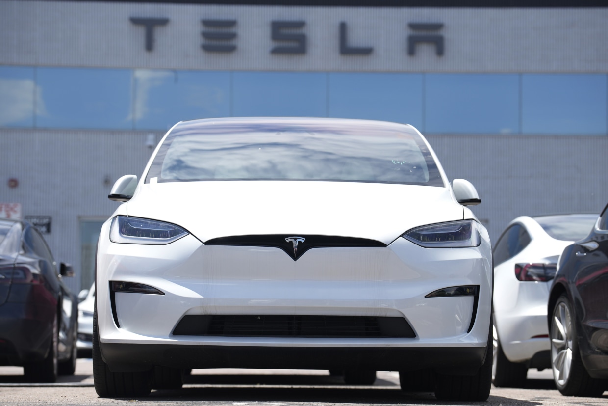 Tesla model y reduced price hotsell