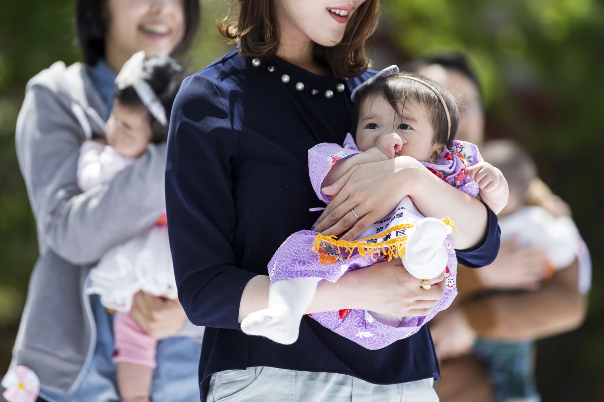 Nearly a million more deaths than births in Japan last year