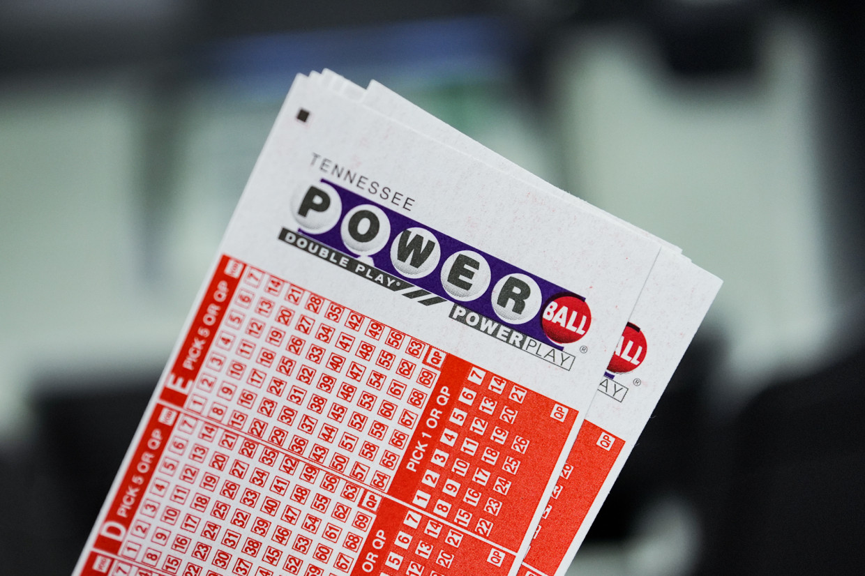 Powerball jackpot grows to $1.1 billion after Saturday drawing ends without a winner
