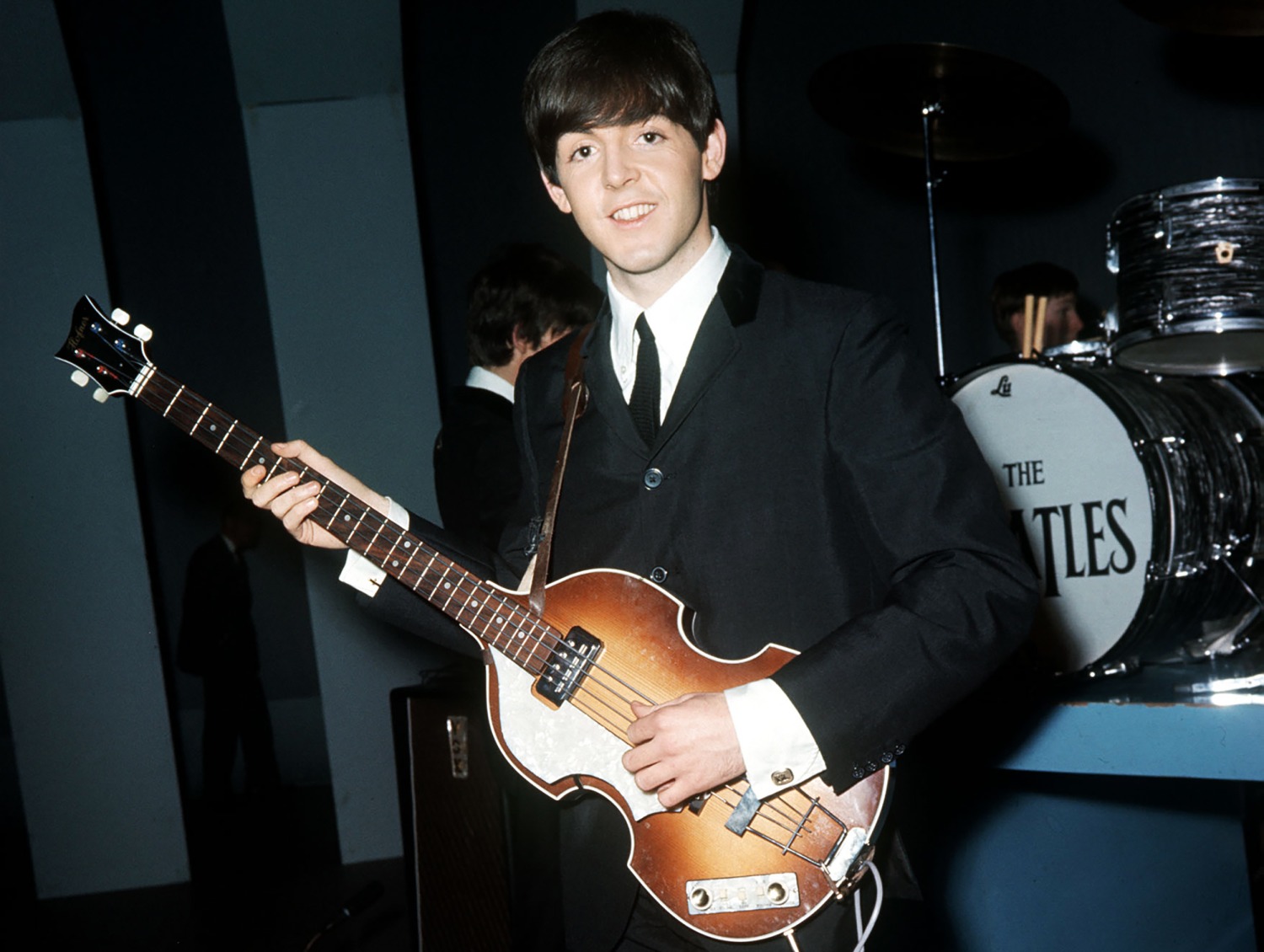Paul McCartney reunited with famous bass stolen 50 years ago ...