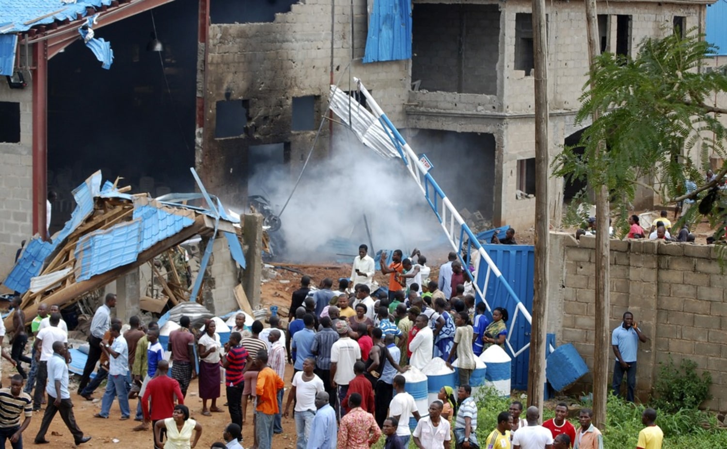 Dozens killed in Nigeria religious riots
