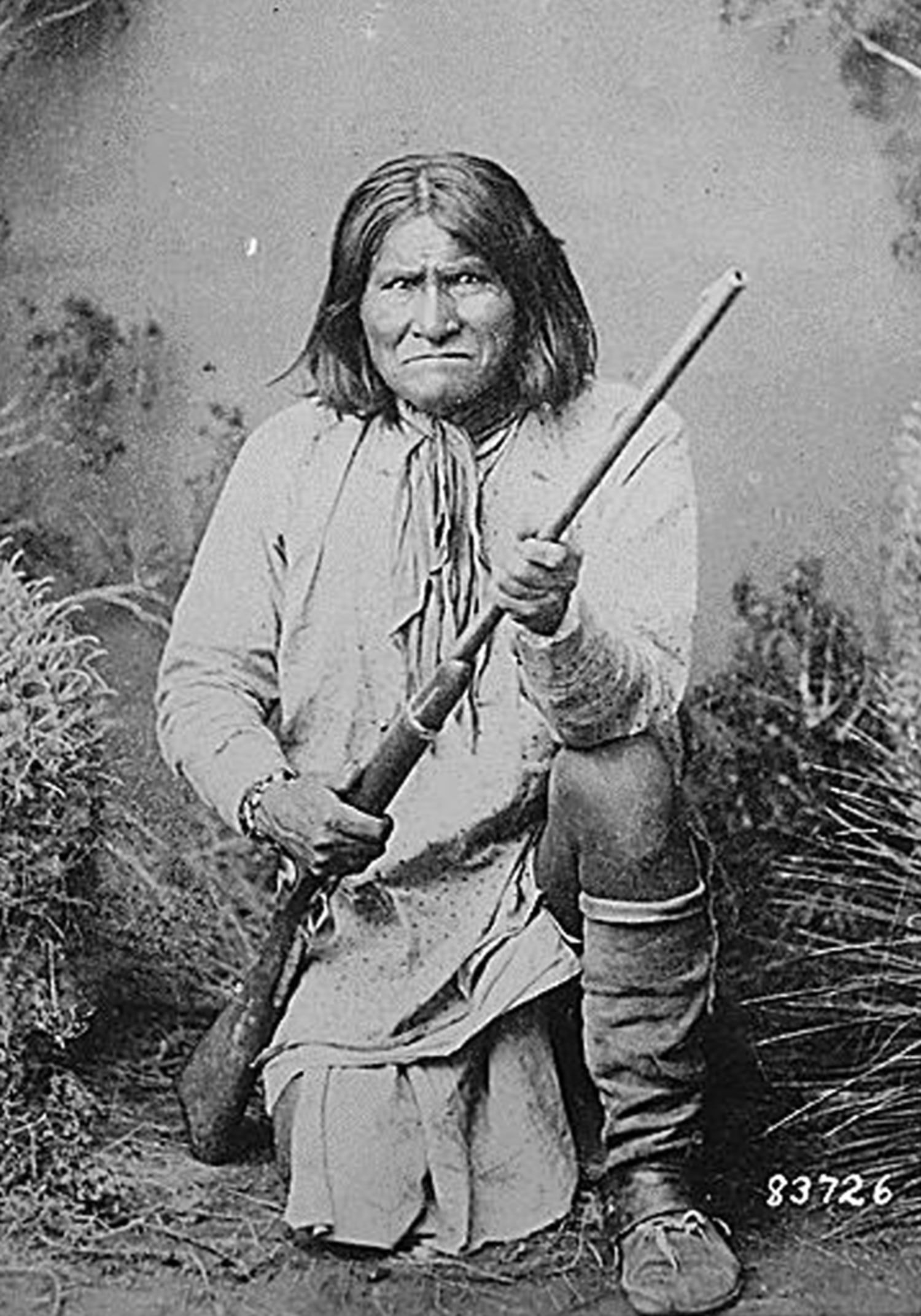Geronimo's descendants accuse Yale society of skulduggery