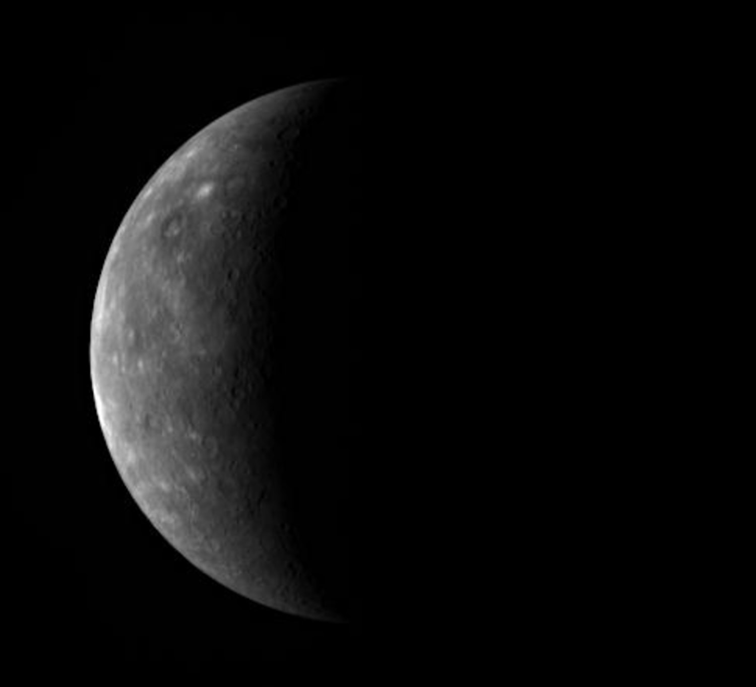 Probe zooms past Mercury for last flyby