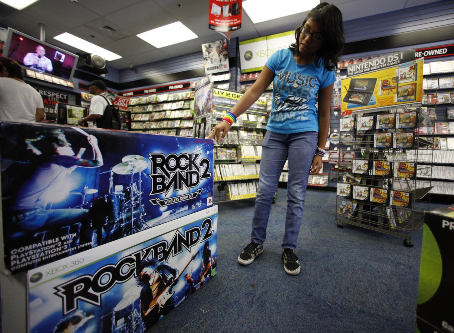 Video game sales improve slightly in September