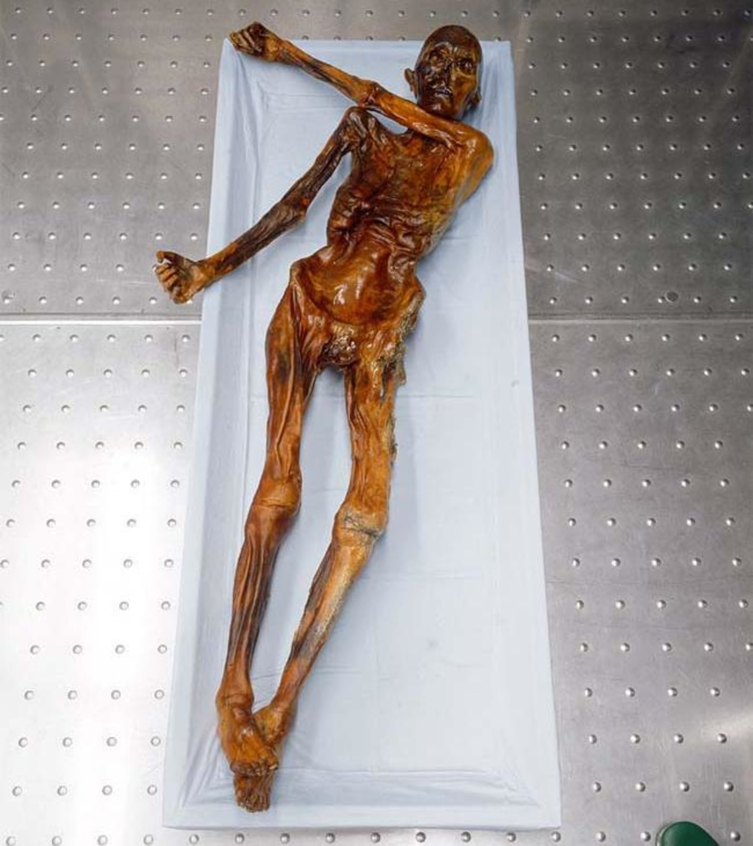 Study reveals how Ötzi the Iceman, Europe's oldest mummy, actually