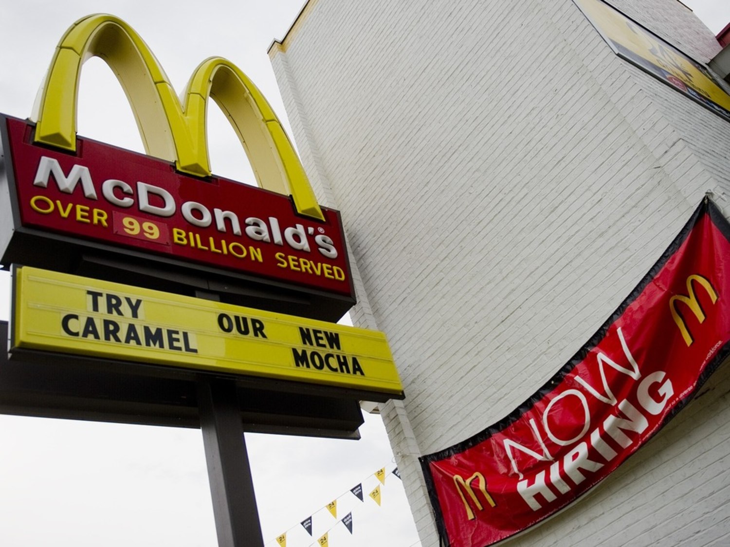 Mcdonald S Hiring Day Draws Crowds High Hopes