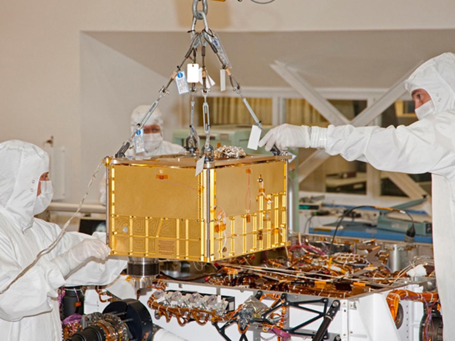 New Mars rover hunts for life by 'cooking' rocks