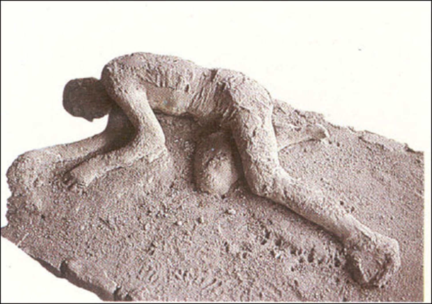 mount vesuvius bodies kissing