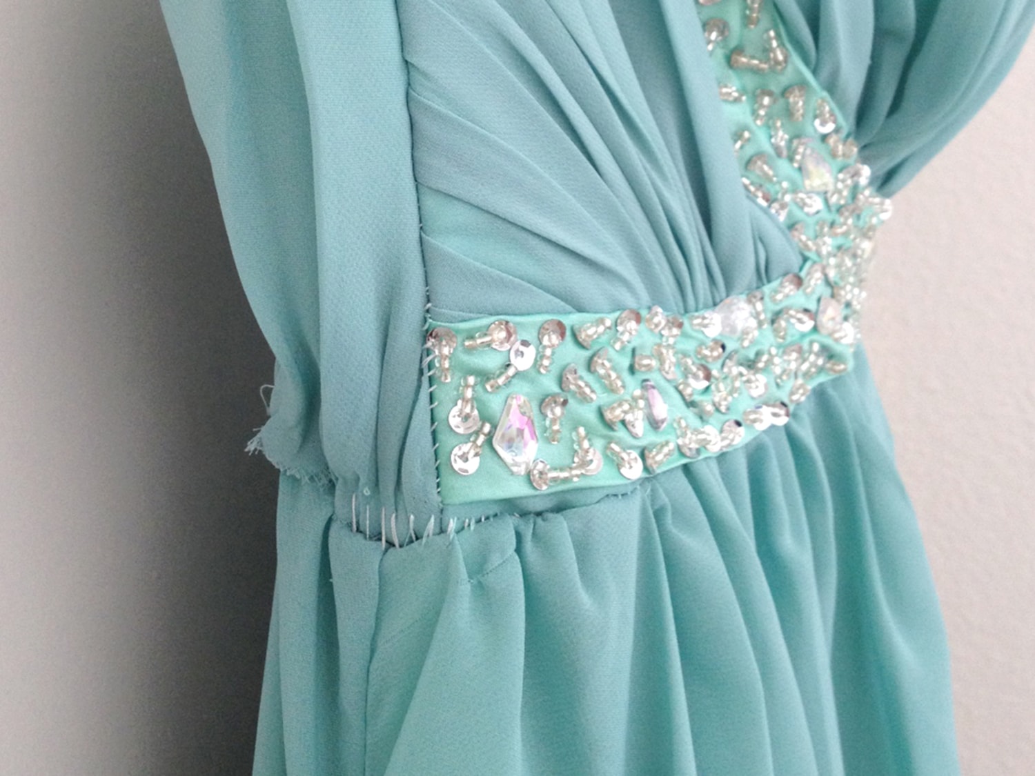 prom dress scams Custom prom dress makers in here, not scams?