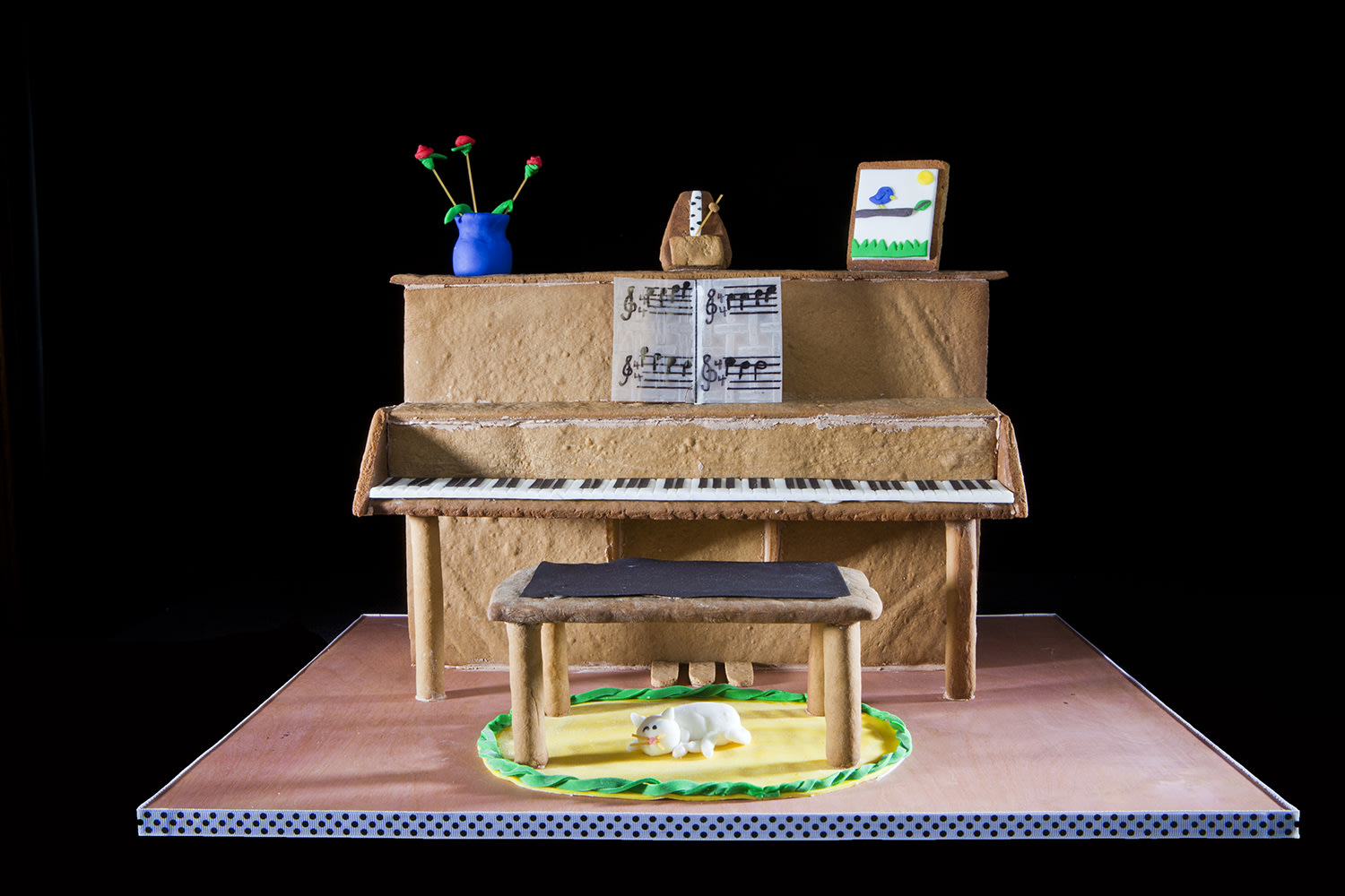 Piano cake | Music themed cakes, Piano cakes, Music note cake