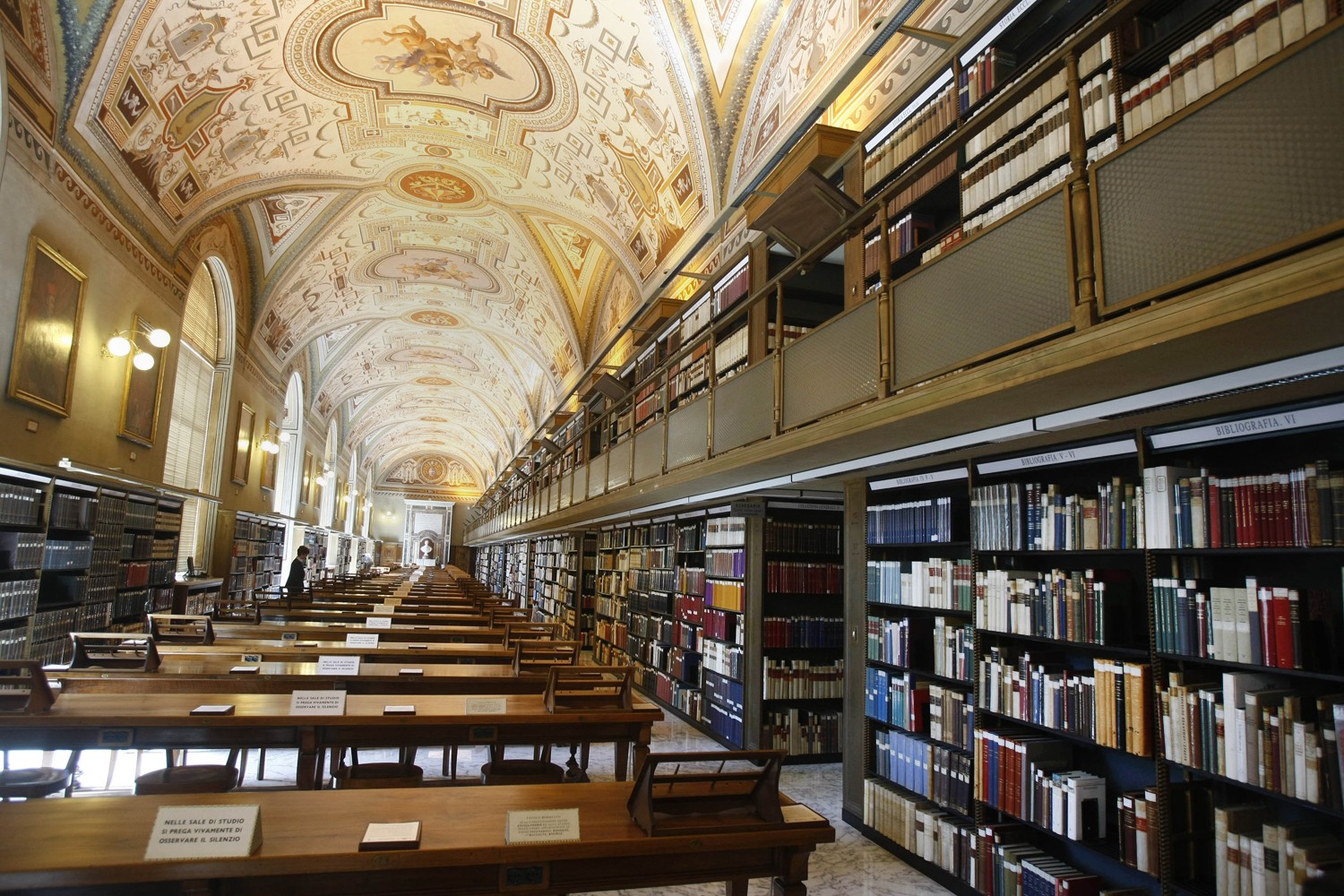 ss-100915-vaticanlibrary-02.jpg