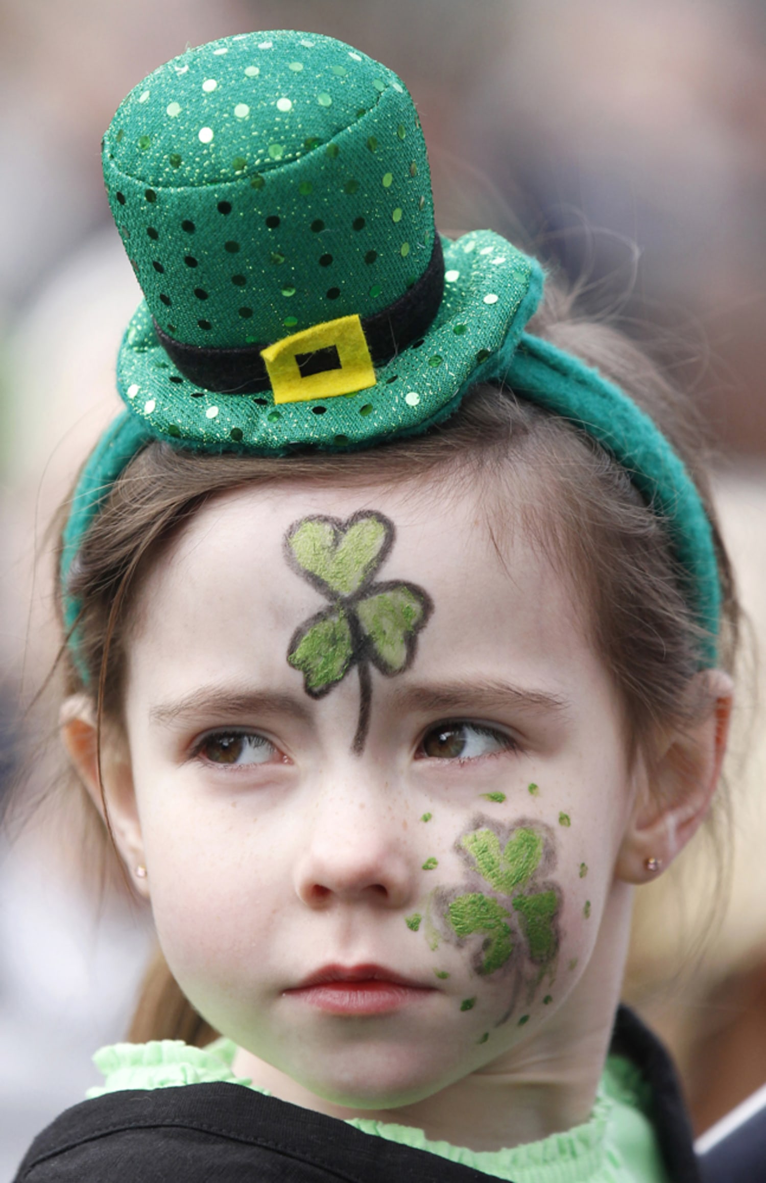 pretty green face painting, great for St. Patrick's Day