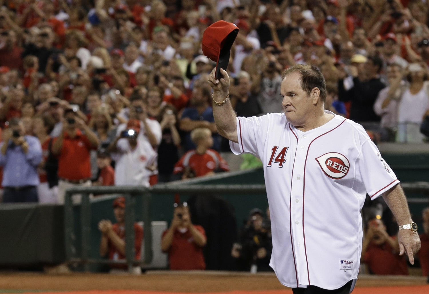 Pete Rose, recipient of lifetime MLB ban for betting, places first