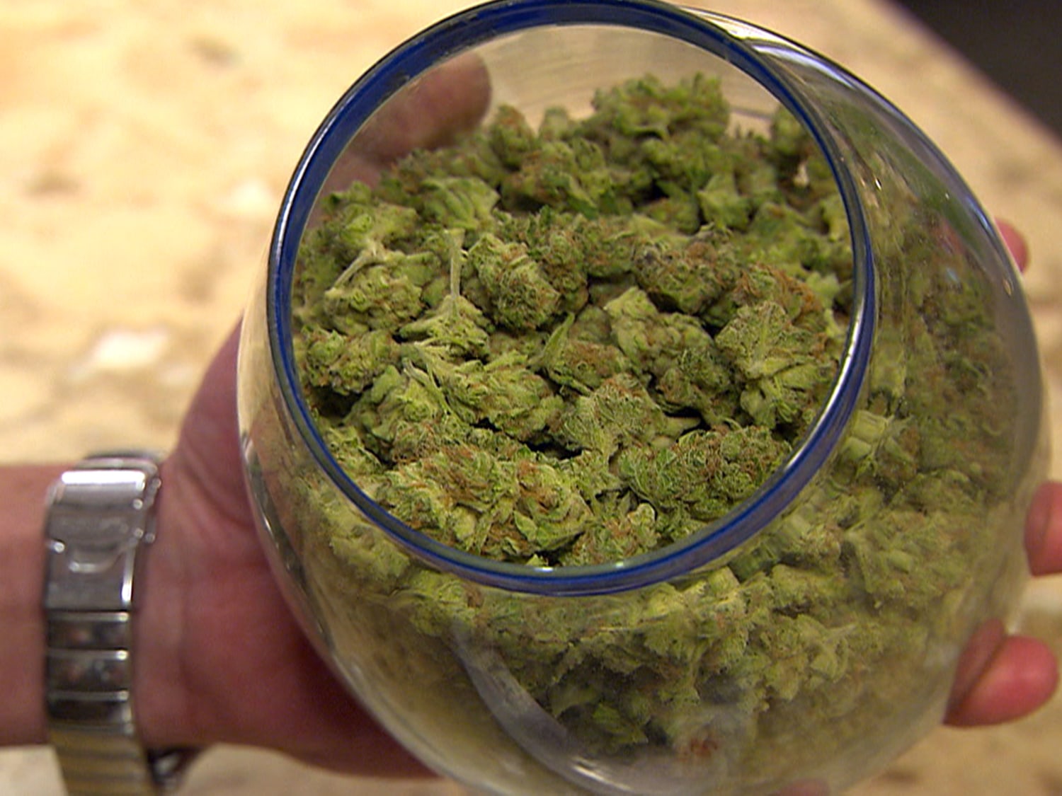 Washington State's First Legal Marijuana Shops Set to Open Amid Chaos