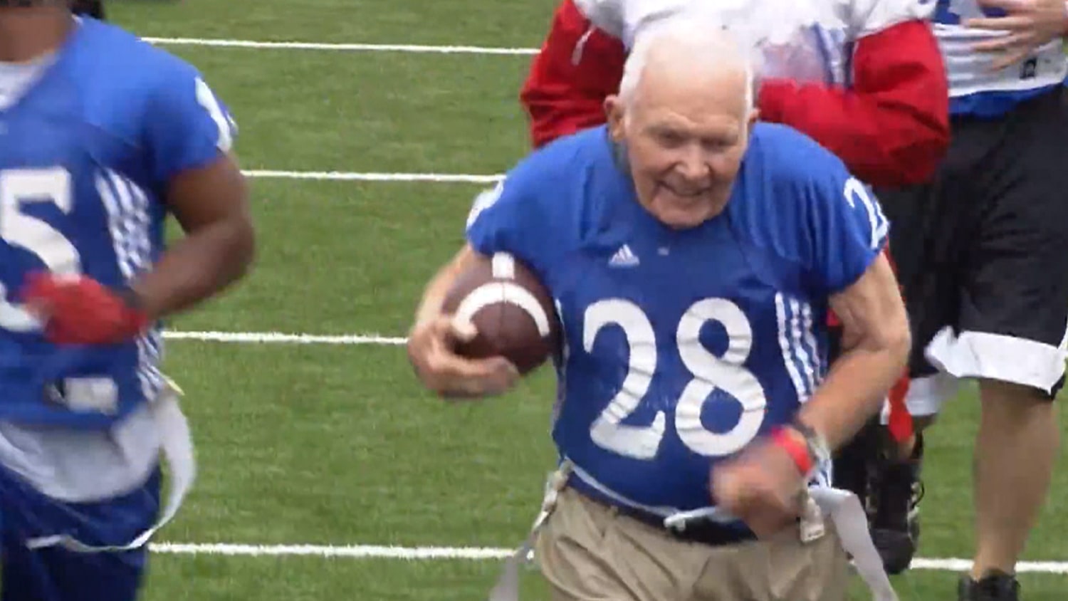 89-year-old veteran scores touchdown