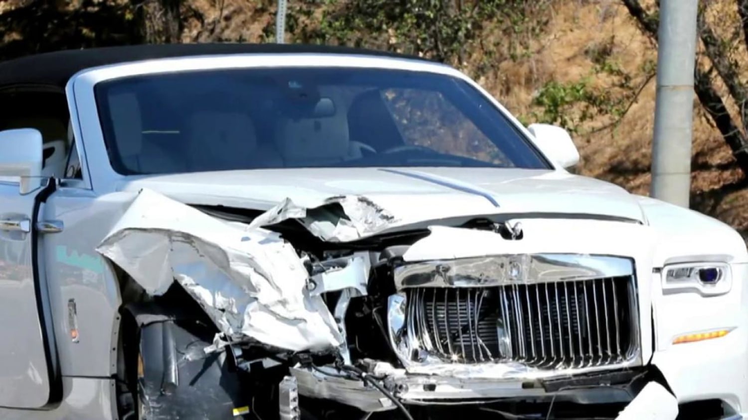 Kris Jenner OK after crashing her Rolls-Royce in Malibu