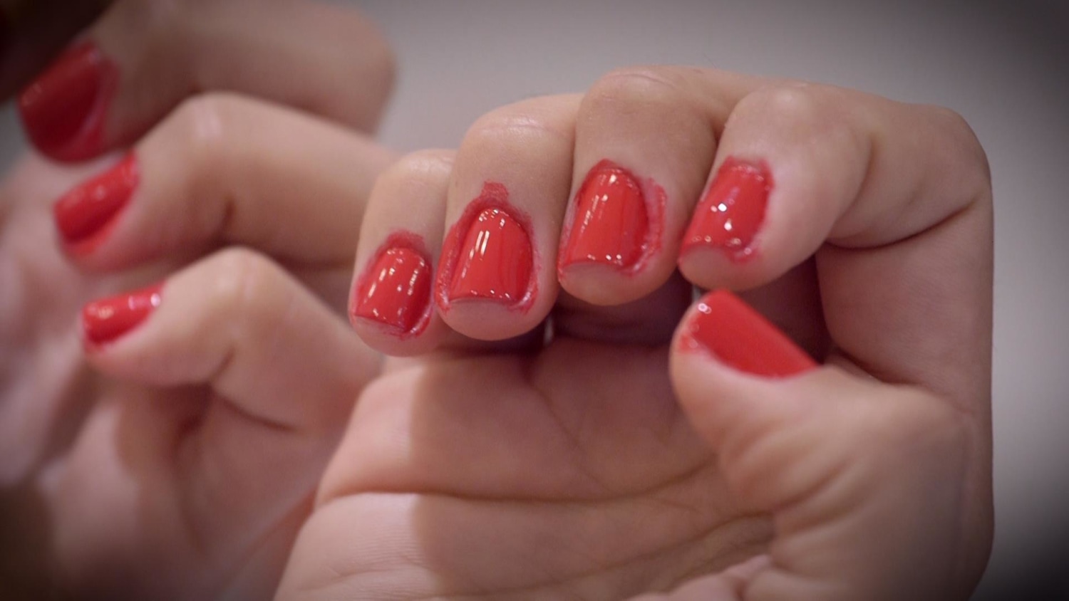 How to Get Kids to Stop Biting Their Nails | Lifehacker