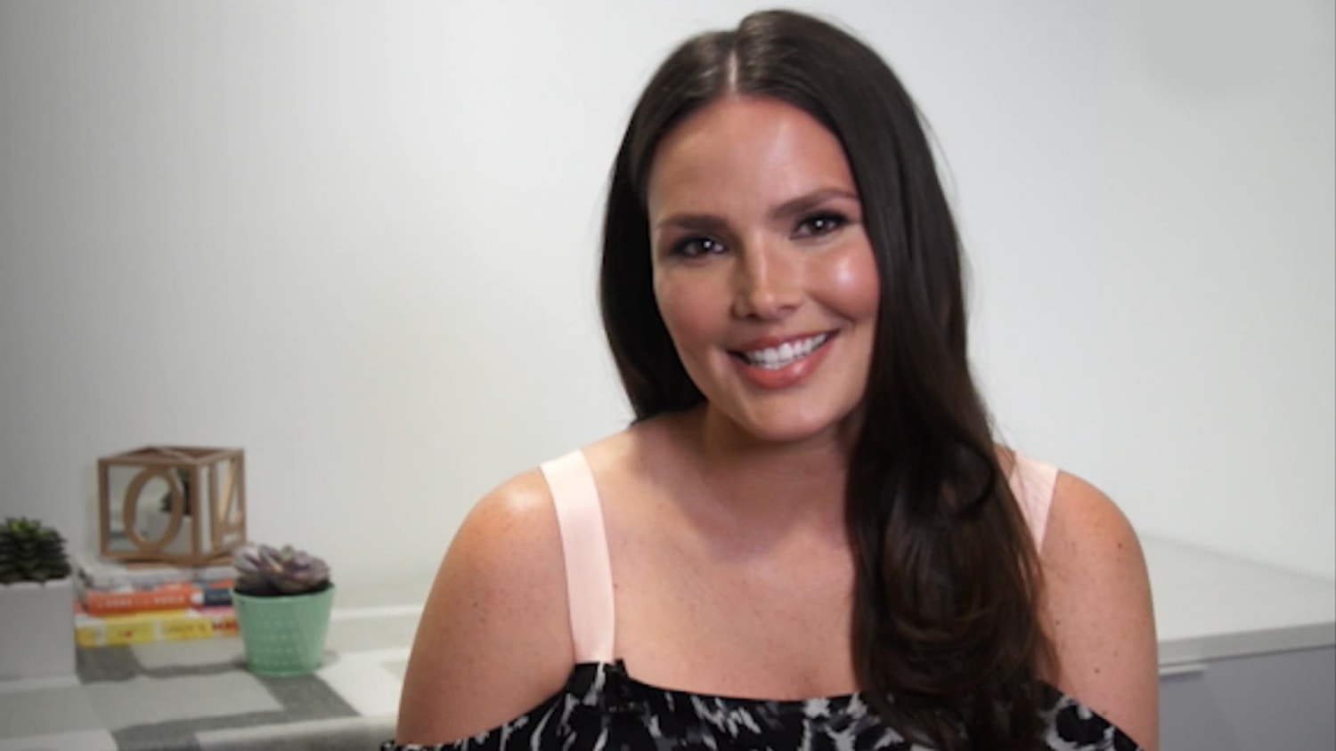 Plus-size model Candice Huffine on embracing her 'tummy' and 'rolls
