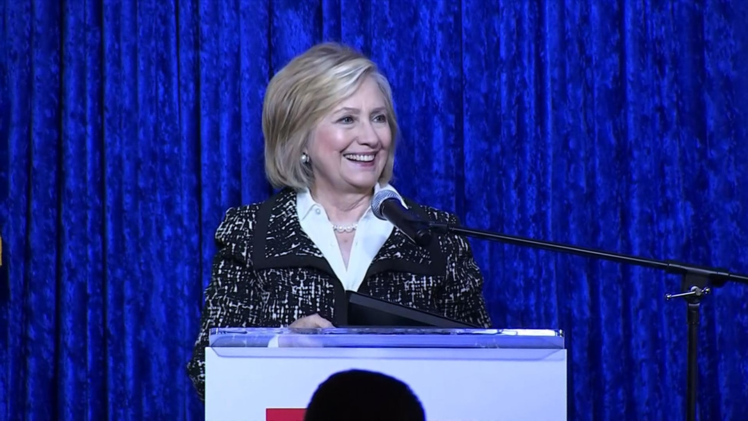 f_mo_clinton_181024.jpg