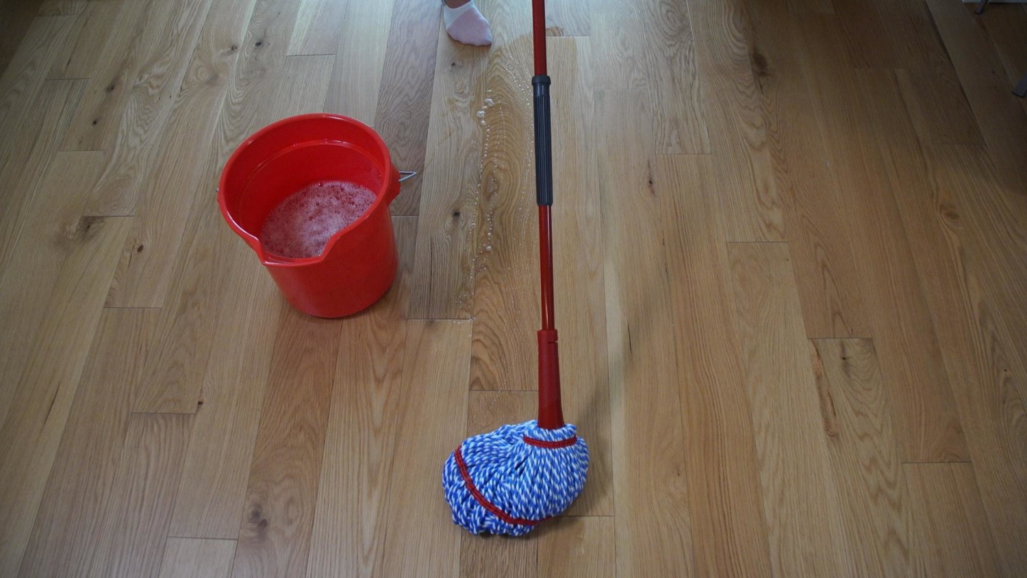 How to Clean Hardwood Floors (And How Not To!) - Driven by Decor