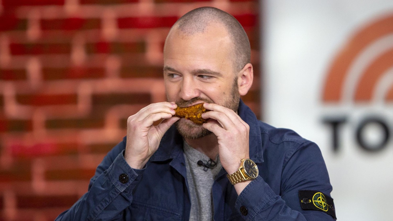 Meet 'Hot Ones' Host Sean Evans Who Eats Spicy Wings With Celebs – The  Hollywood Reporter