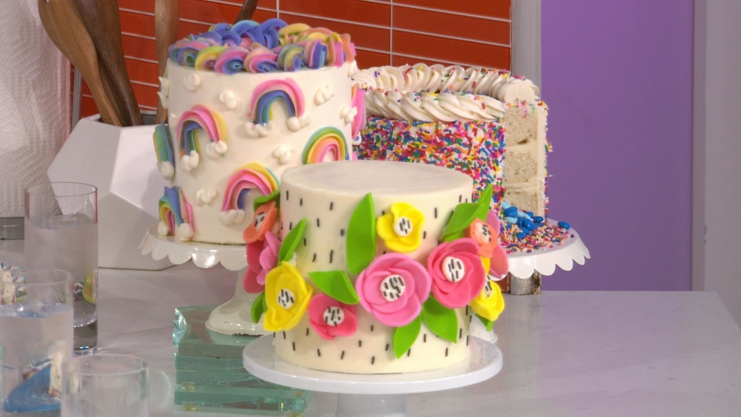 How to decorate cakes like a pro