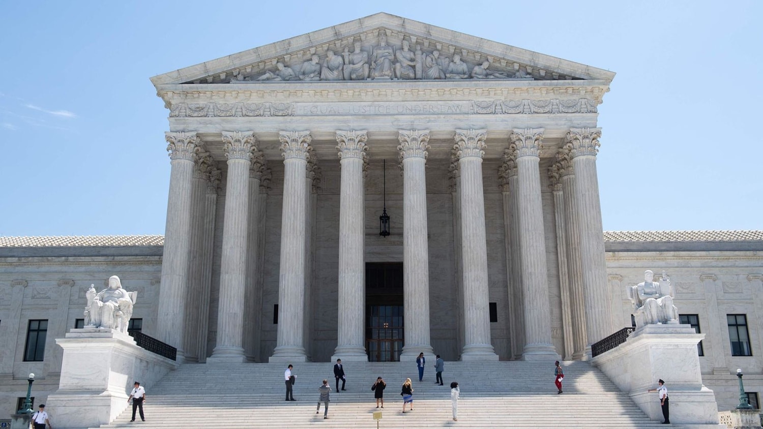 What is the citizenship requirement for the supreme shop court