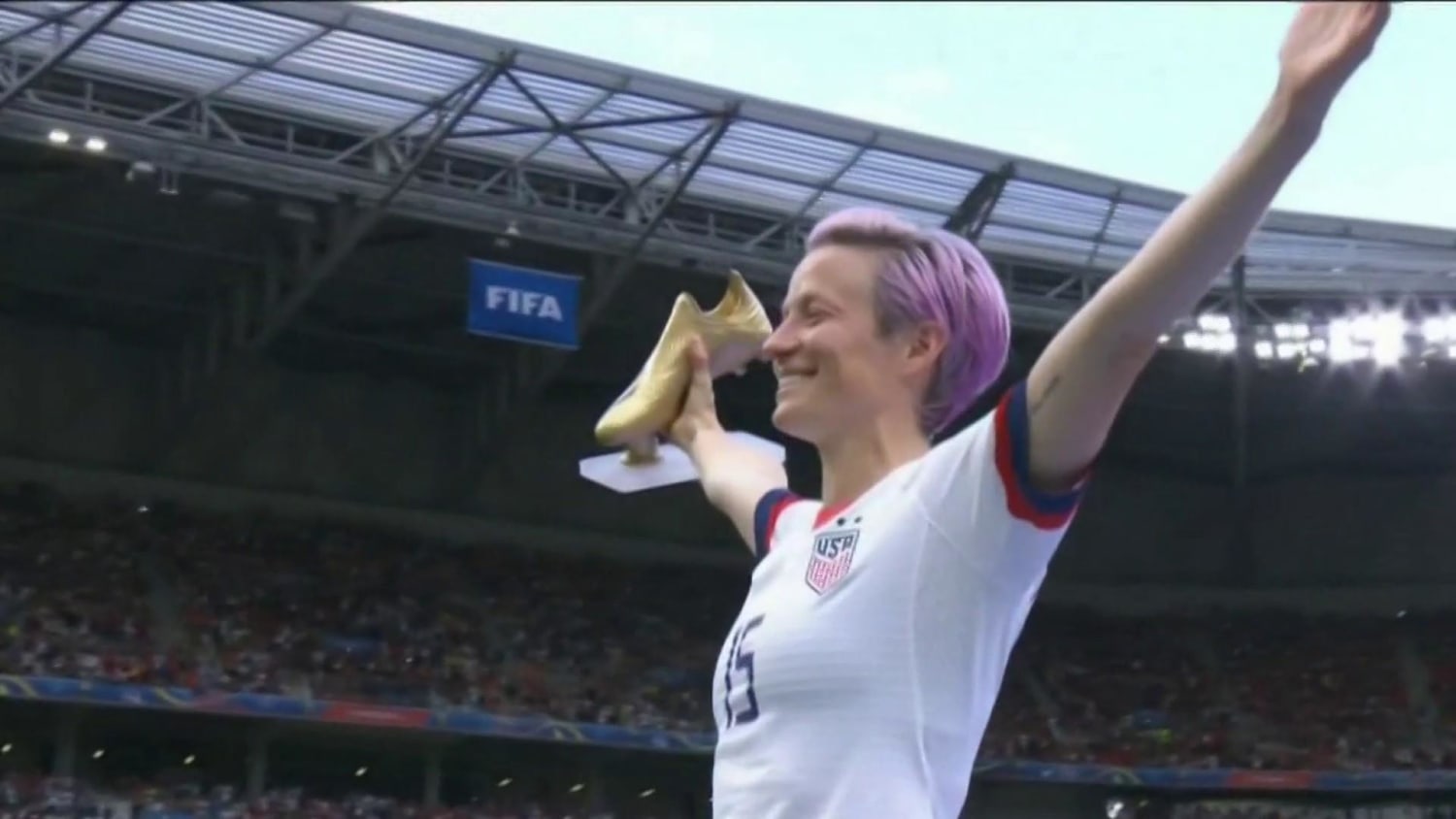 U S Women S Soccer Team Wins 19 World Cup Over The Netherlands In 2 0 Final