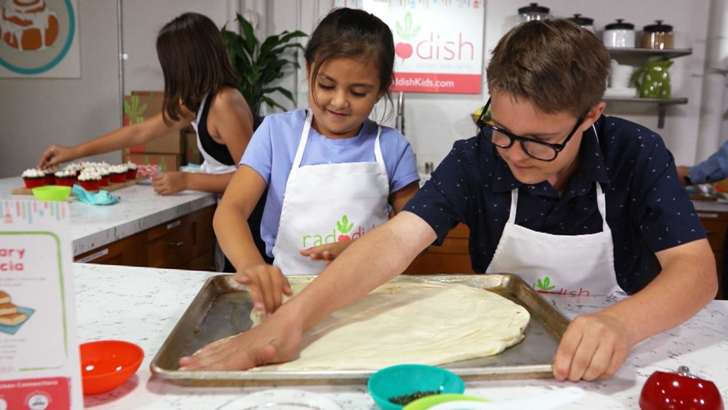 Meet the former teacher who started a cooking club for kids, image size:1500x844