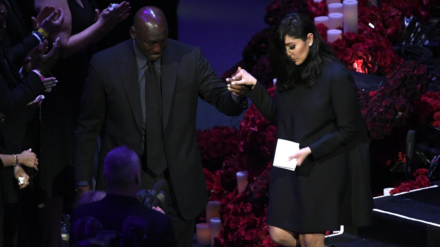 Kobe Bryant and other helicopter crash victims honored at memorial