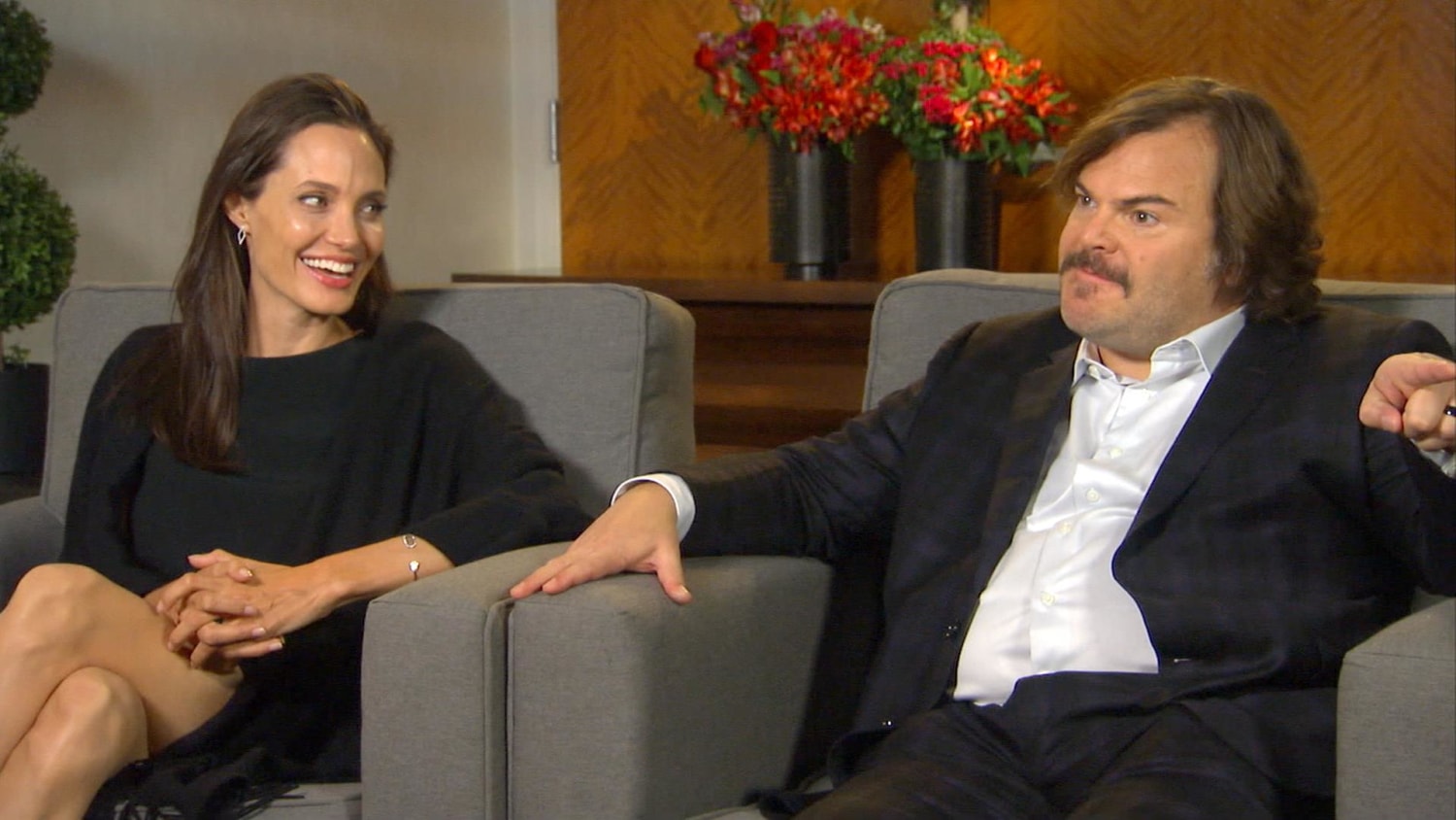 Jack Black com Angelina Jolie grávida - Mamãe Consciente