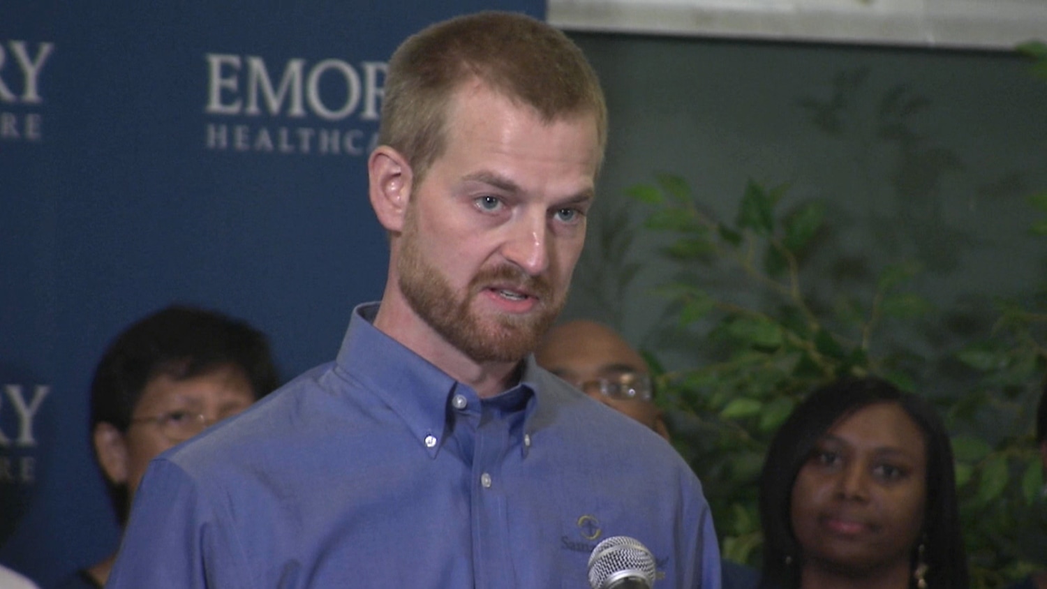 American doctor cured of Ebola finds the virus in eye