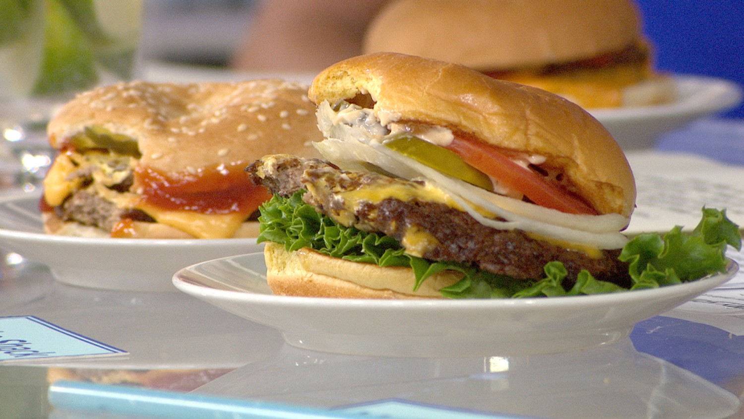 Drool-worthy challenge Carson tries to ‘Name that burger!’ image