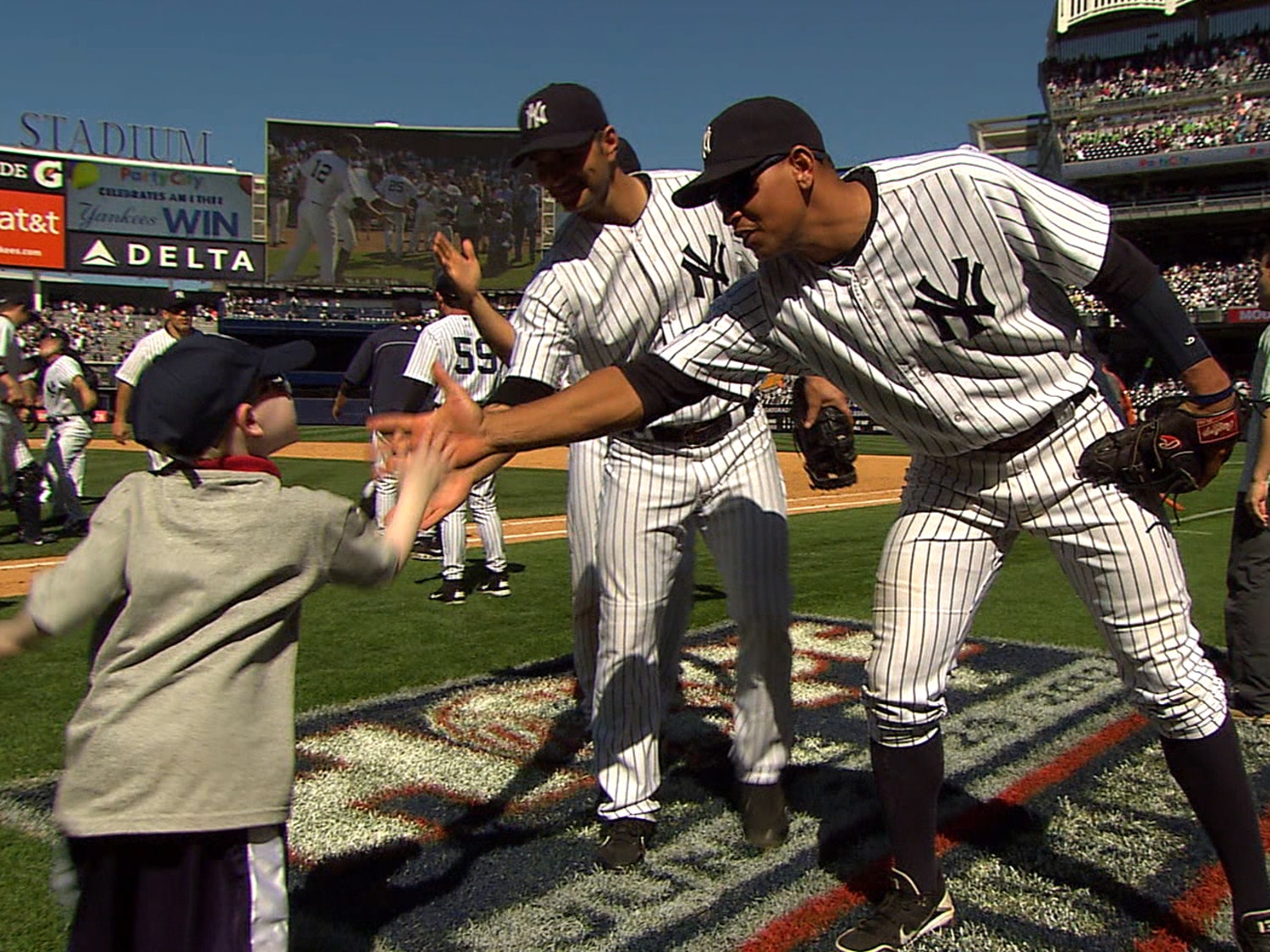 Lohud Yankees Blog: HOPE Week honors Cleaning for a Reason