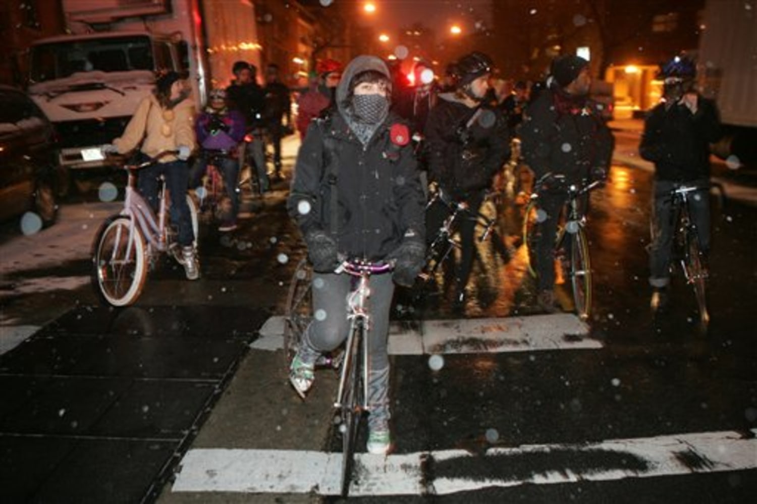 How to Keep Cyclists Riding Even in the Snowy Winter - Bloomberg