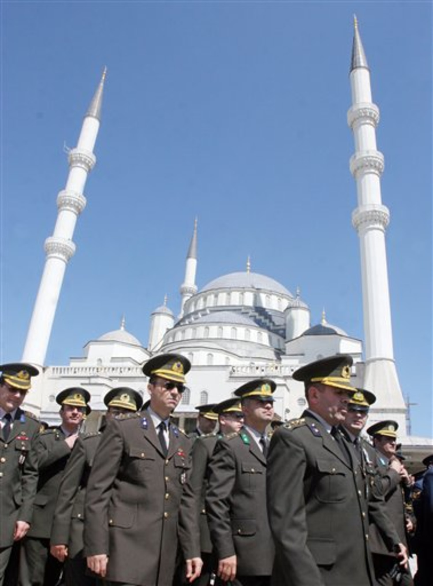 Turkish Army Seeks Ok To Strike Inside Iraq