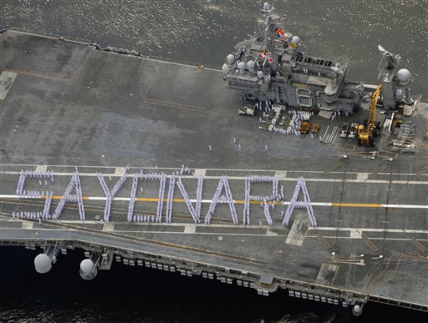 Kitty Hawk sails off to be decommissioned