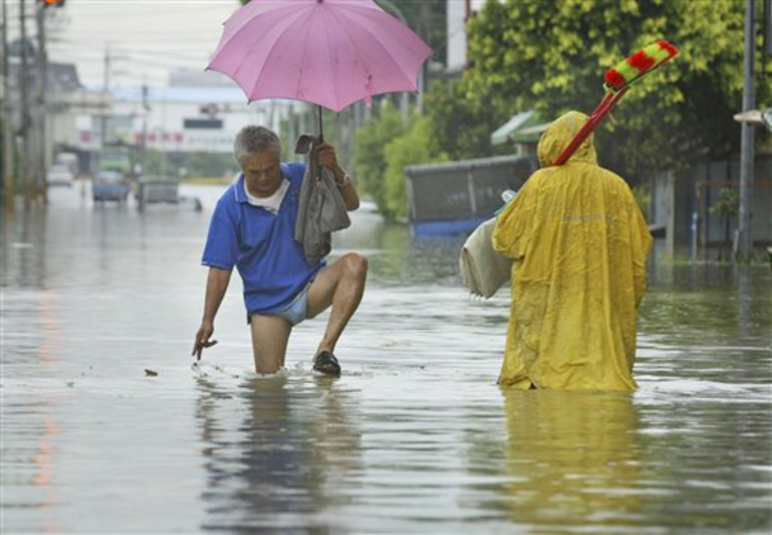 Tropical storm floods southern Taiwan, kills 13