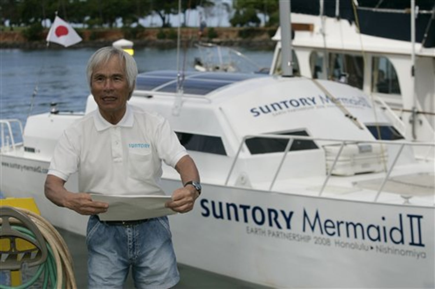 Waves — not wind or fuel — power test boat