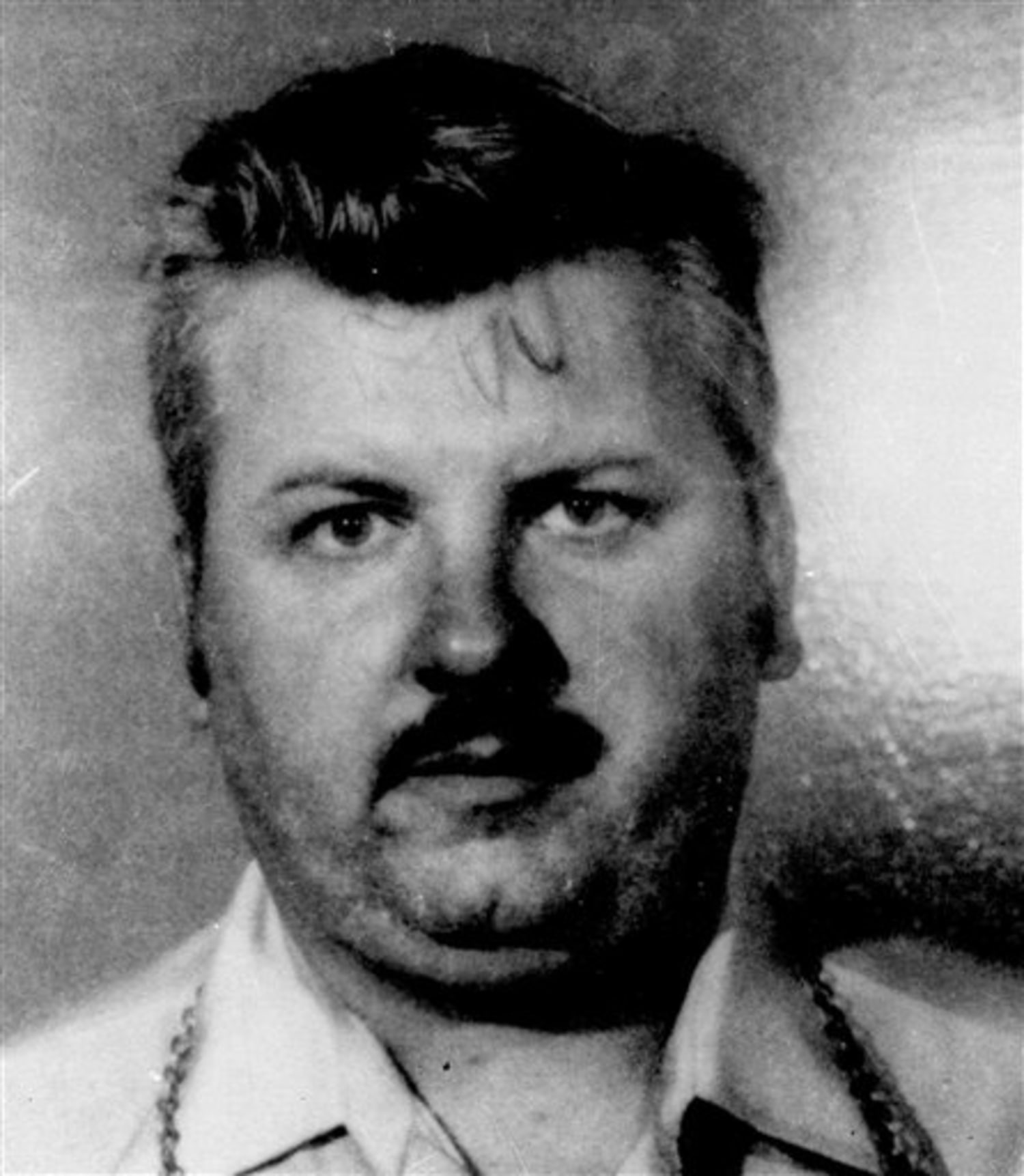 30 years later, remains of Gacy victims exhumed pic